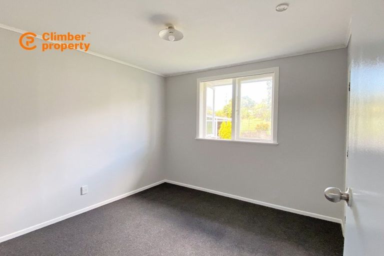 Photo of property in 5 Kelwyn Road, Kelston, Auckland, 0602