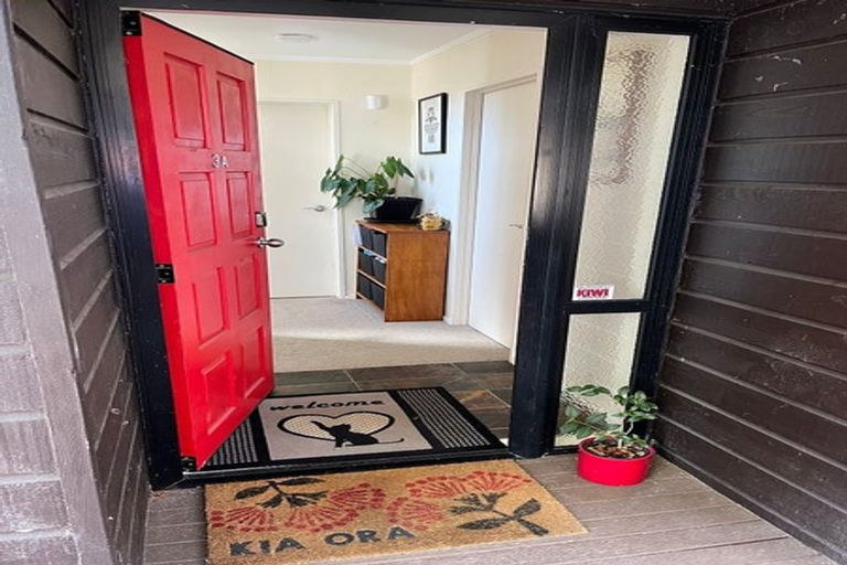 Photo of property in 2/3a City View Terrace, Birkenhead, Auckland, 0626