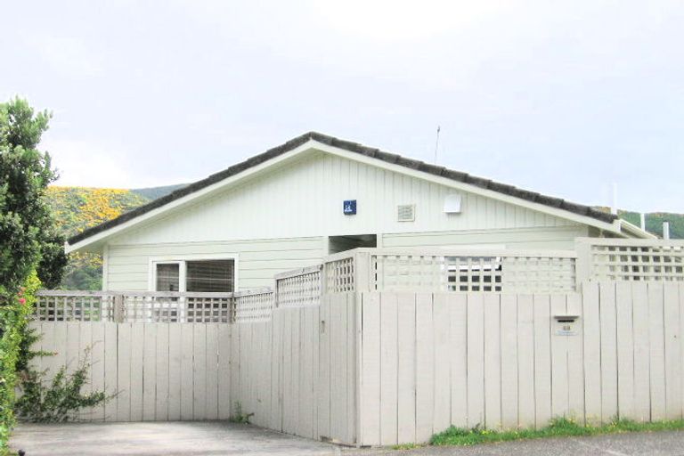 Photo of property in 48 Montreal Grove, Kingston, Wellington, 6021