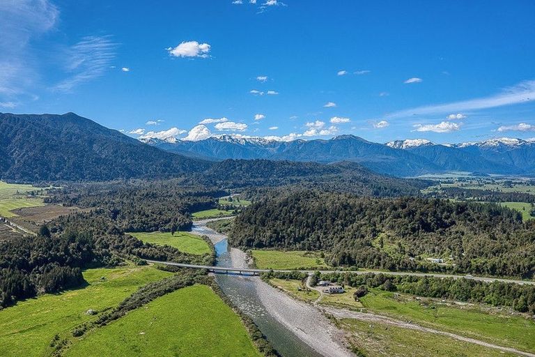 Photo of property in 91 Beach Road, Kakapotahi, Ross, 7885