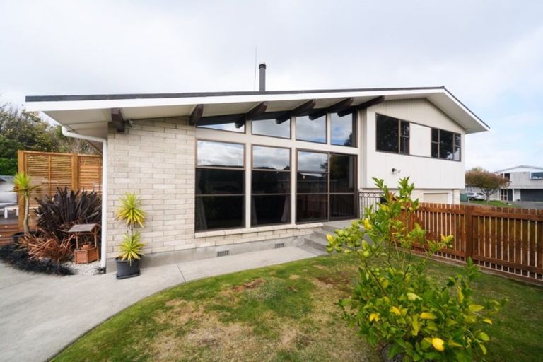 Photo of property in 1 Meads Place, Bulls, 4818