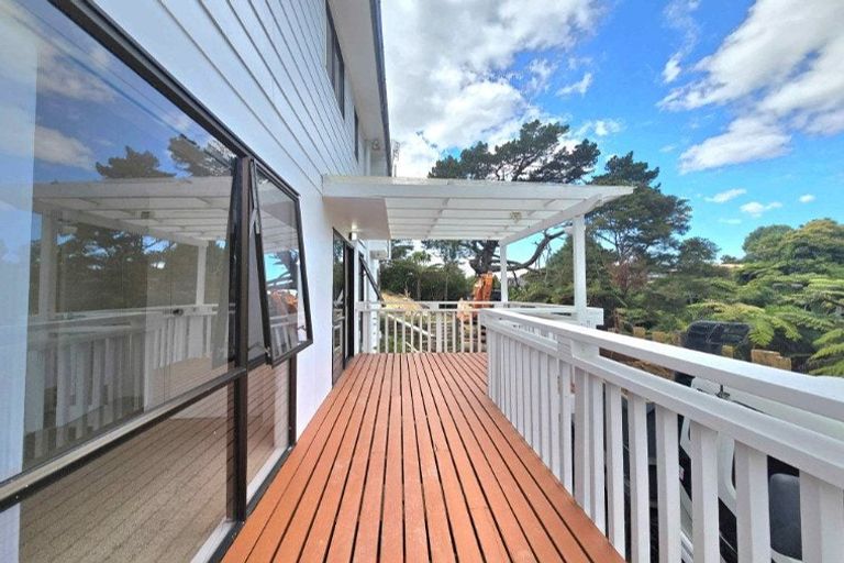 Photo of property in 33 Alidade Place, Massey, Auckland, 0614