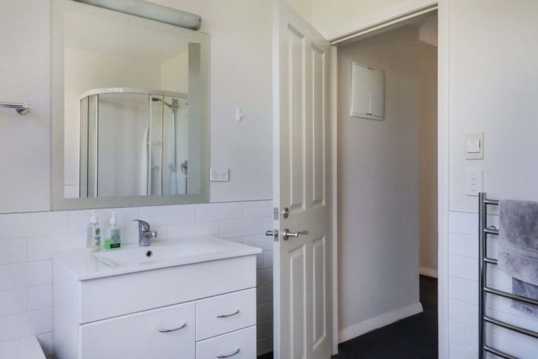 Photo of property in 8 Lewer Street, Karori, Wellington, 6012