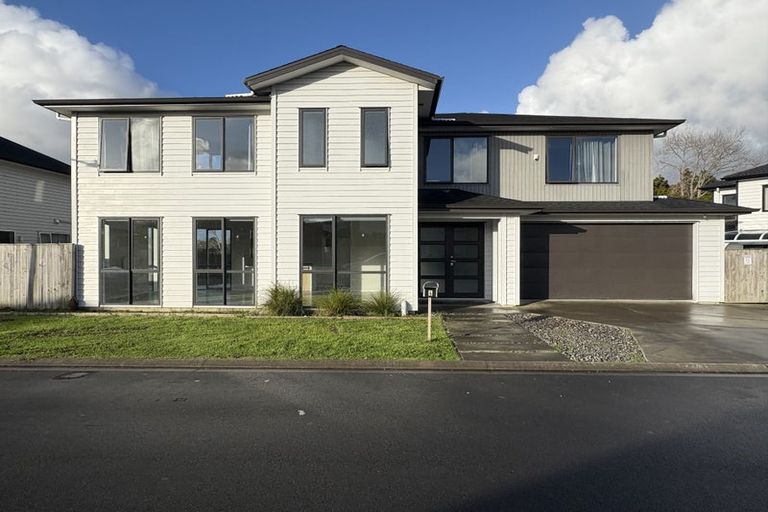 Photo of property in 4 St Claire Road, Silverdale, 0932