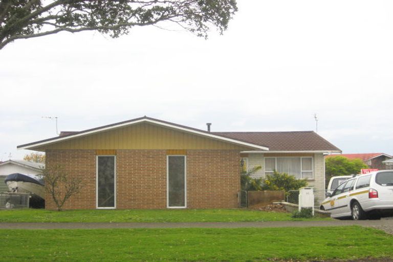 Photo of property in 11 Bayly Street, Waitara, 4320