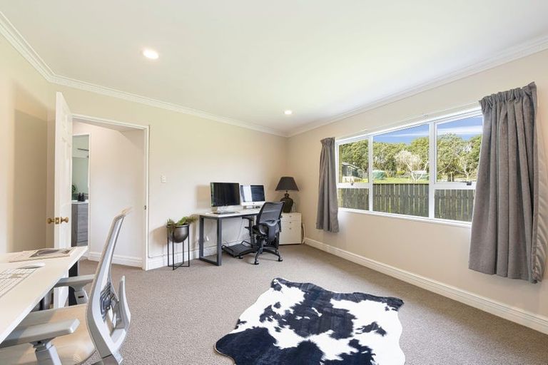 Photo of property in 72 Fairfield Road, Levin, 5510