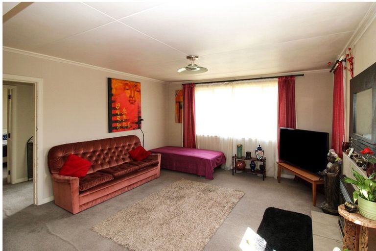 Photo of property in 8 Barrett Place, Carterton, 5713