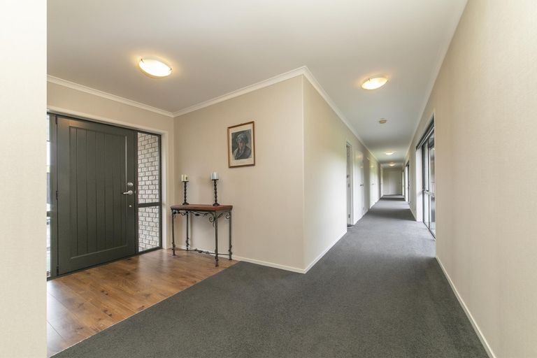 Photo of property in 52 School Road, Riverhead, 0820