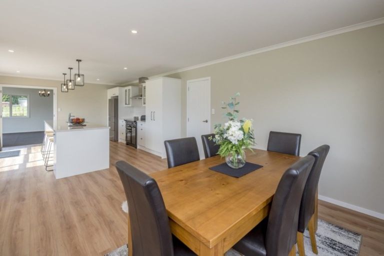 Photo of property in 88 Pohutukawa Drive, Levin, 5571