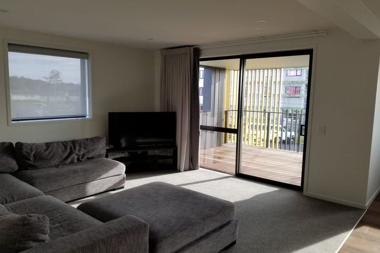 Photo of property in 5/45 Cessna Crescent, Mangere, Auckland, 2022