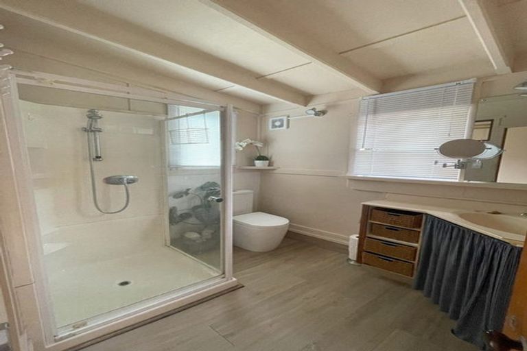 Photo of property in 140 Attwood Road, Paremoremo, Auckland, 0632