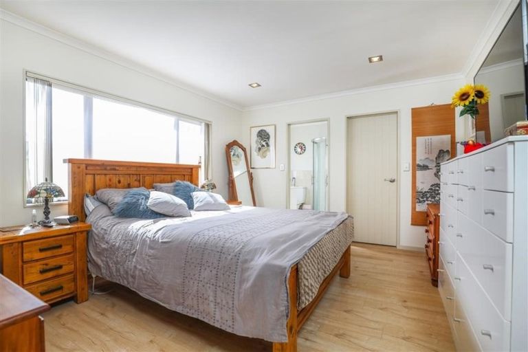 Photo of property in 7a Withers Road, Glen Eden, Auckland, 0602