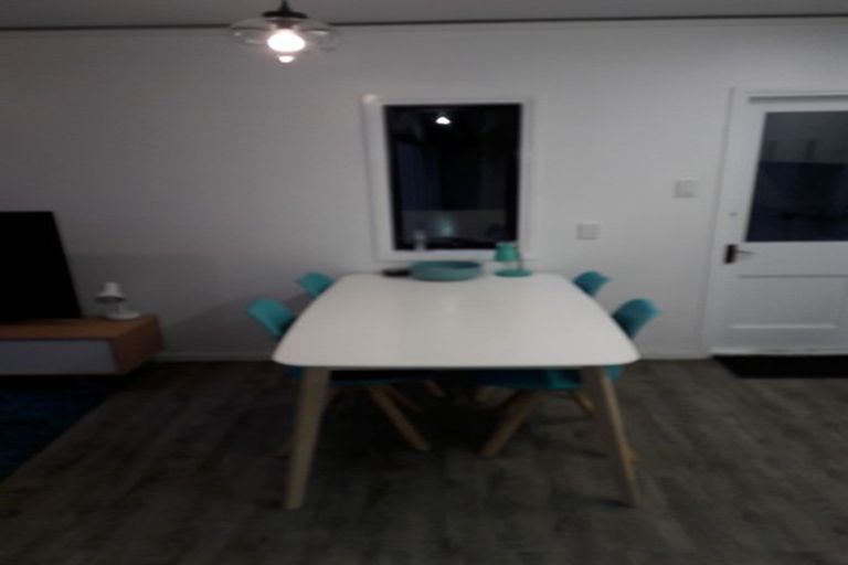 Photo of property in 2/2 Oriental Terrace, Mount Victoria, Wellington, 6011