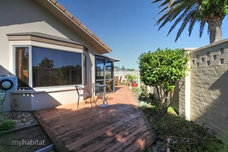 Photo of property in 71 Beachwater Drive, Papamoa Beach, Papamoa, 3118