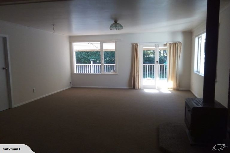 Photo of property in 3 Waverley Avenue, Glenfield, Auckland, 0629