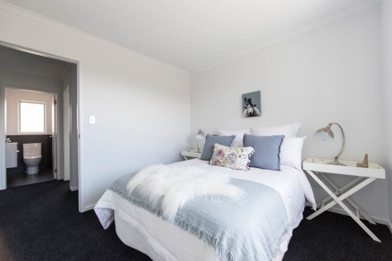 Photo of property in 8 Tawhiti Road, Pukekohe, 2120
