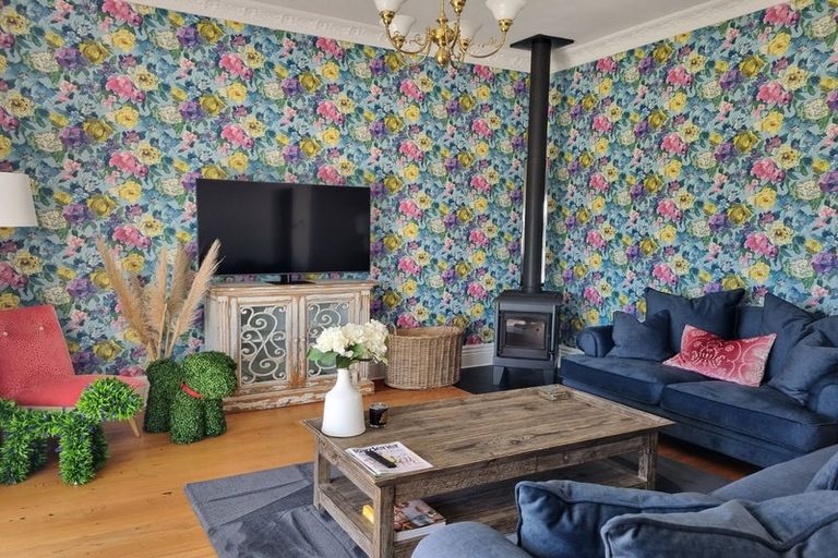 Photo of property in 14 Grey Street, Martinborough, 5711