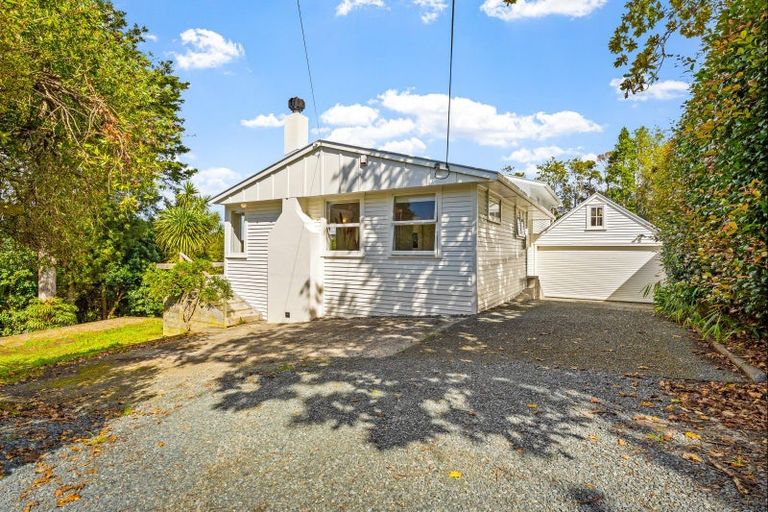 Photo of property in 16 Grand View Road, Leigh, 0985