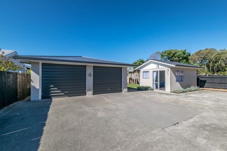 Photo of property in 38 Main North Road, Woodend, 7610