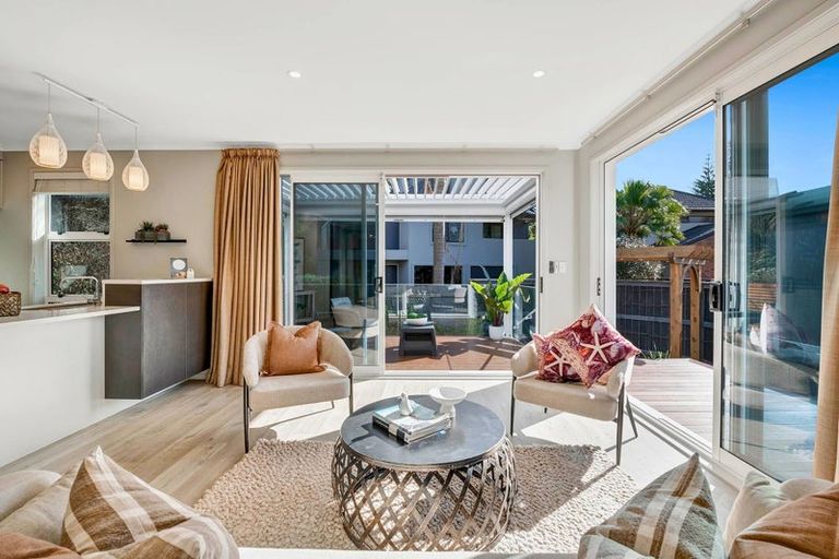 Photo of property in 63a Walton Street, Red Beach, 0932