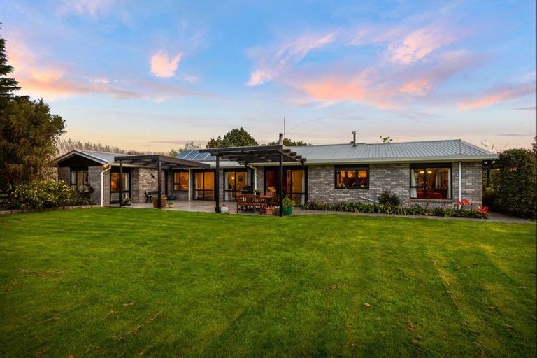 Photo of property in 1343 Kahikatea Flat Road, Kaukapakapa, 0871