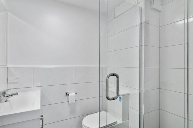 Photo of property in 1m/4045 Great North Road, Glen Eden, Auckland, 0602