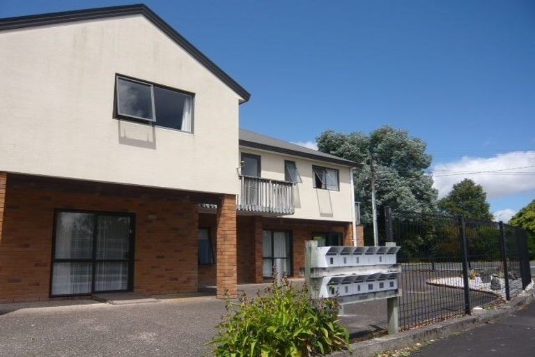 Photo of property in 2 Vine Street, Hillcrest, Hamilton, 3216