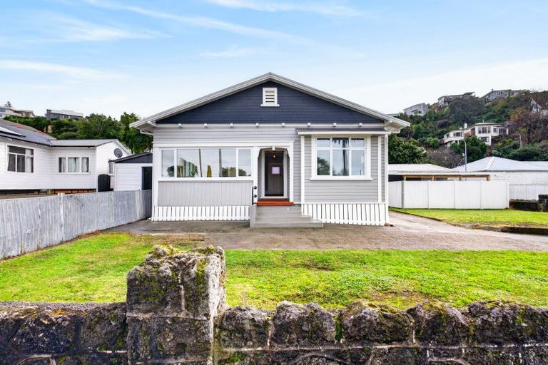 Photo of property in 203 Carlyle Street, Napier South, Napier, 4110
