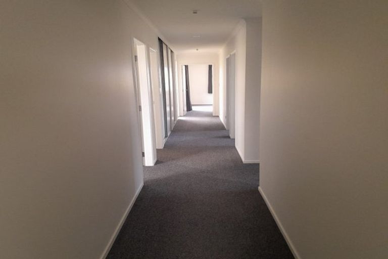 Photo of property in 69 Kaurinui Crescent, One Tree Point, 0118