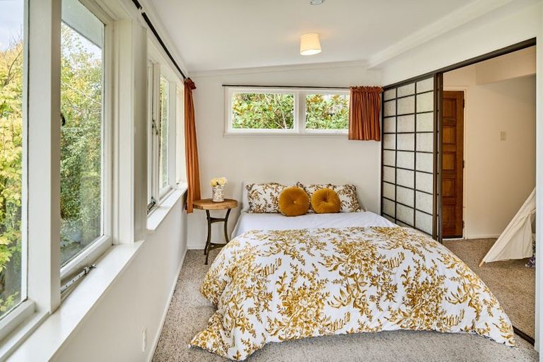 Photo of property in 30 Mana View Road, Paremata, Porirua, 5026