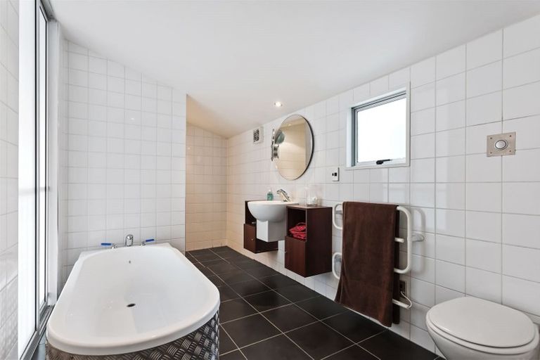 Photo of property in 8 Elmwood Road, Strowan, Christchurch, 8052