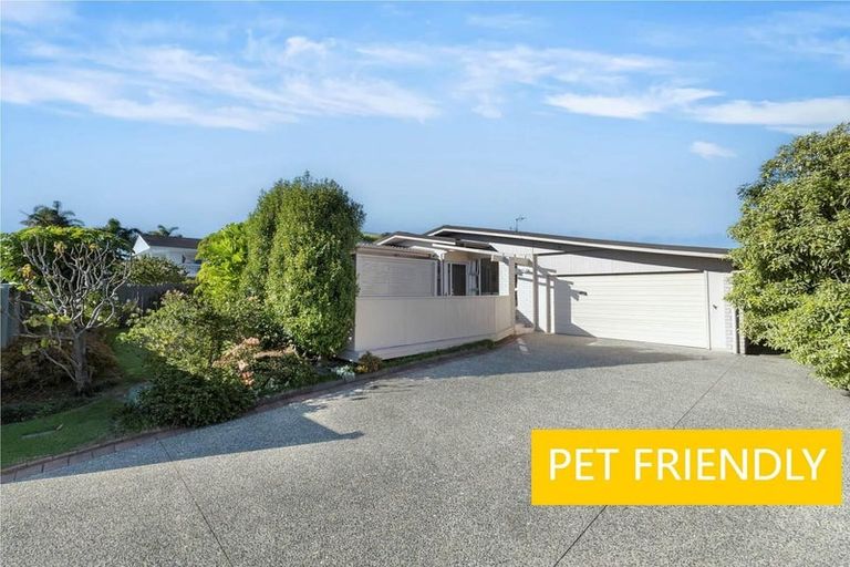 Photo of property in 32 Fielding Crescent, Farm Cove, Auckland, 2012