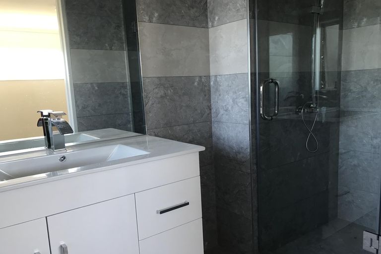 Photo of property in 3 Taatahi Street, Weymouth, Auckland, 2103