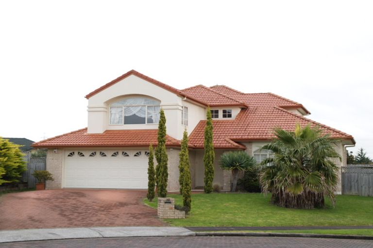 Photo of property in 52 Corta Bella Place, Golflands, Auckland, 2013