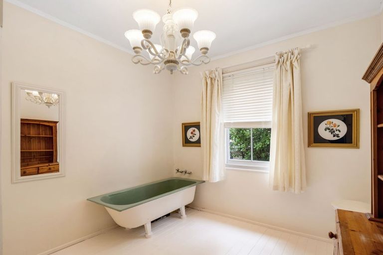 Photo of property in 86 Grey Street, Woodville, 4920