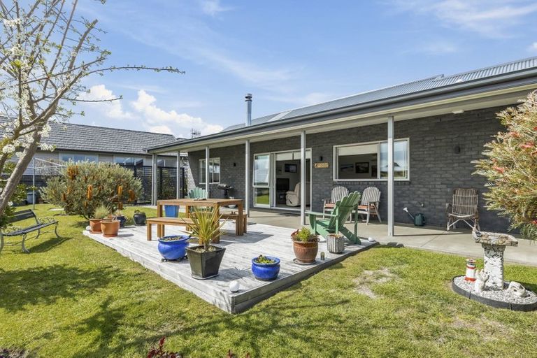 Photo of property in 4 Rogers Place, Kinloch, Taupo, 3377