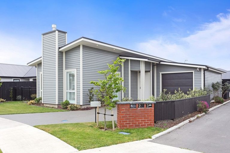 Photo of property in 9 Pembrook Close, Rangiora, 7400