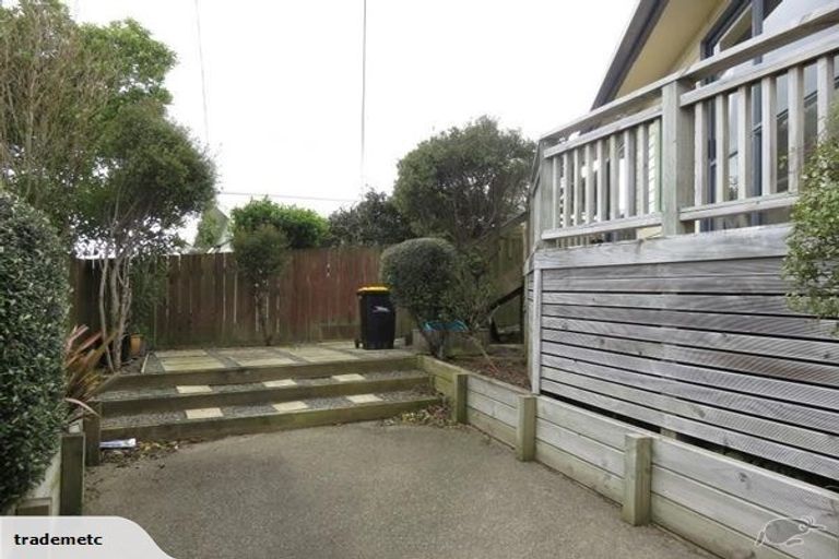 Photo of property in 2 Beazley Avenue, Paparangi, Wellington, 6037