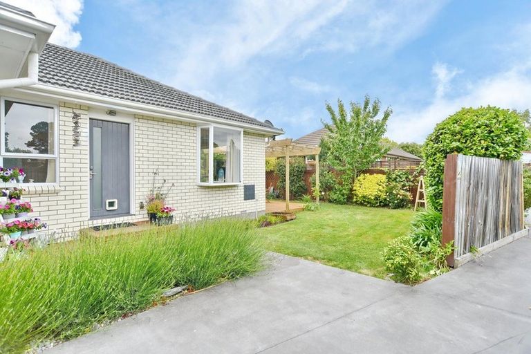 Photo of property in 1/6a Mundys Road, Dallington, Christchurch, 8061