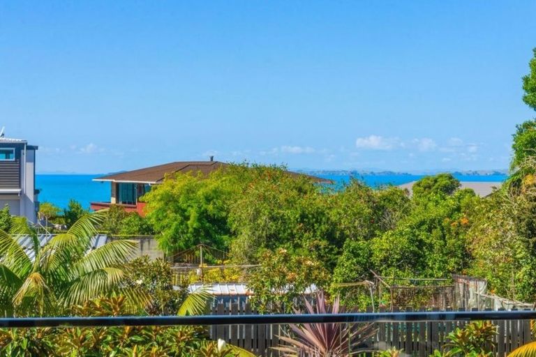 Photo of property in 31a Beechwood Road, Rothesay Bay, Auckland, 0630