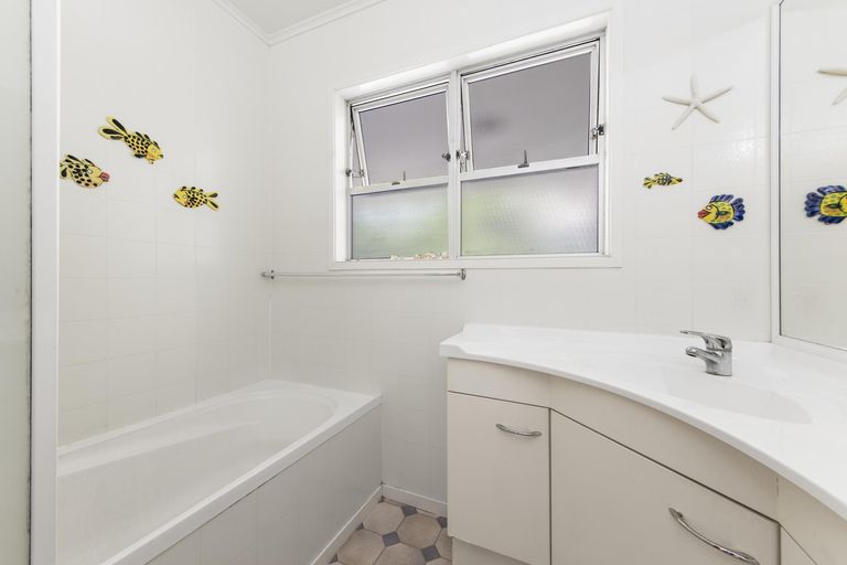 Photo of property in 43 Kelvyn Grove, Hillpark, Auckland, 2102