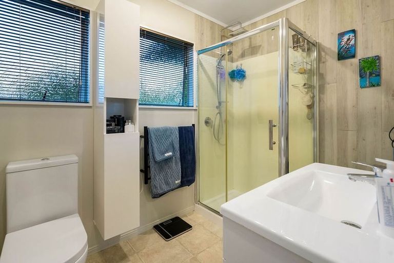 Photo of property in 2/23 Rawhiti Road, Manly, Whangaparaoa, 0930