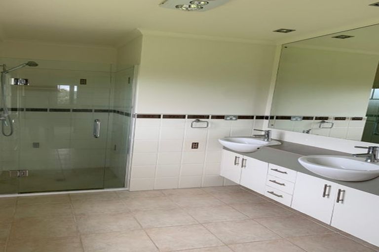 Photo of property in 28 Ockleston Landing, Hobsonville, Auckland, 0618