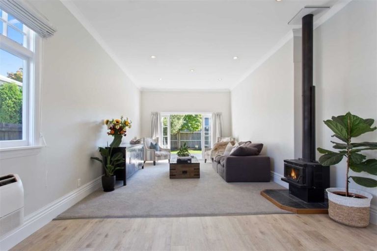 Photo of property in 58 Hawkesbury Avenue, St Albans, Christchurch, 8014