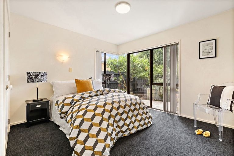 Photo of property in 3 Fielding Crescent, Farm Cove, Auckland, 2012