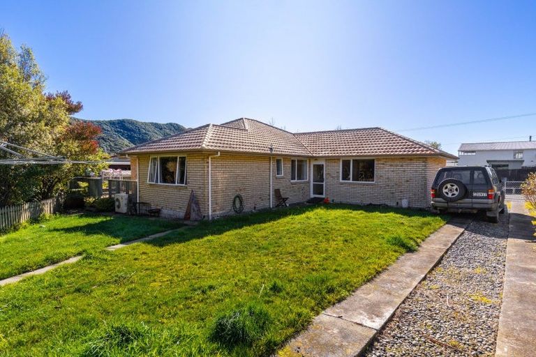 Photo of property in 257a Waikawa Road, Waikawa, Picton, 7220