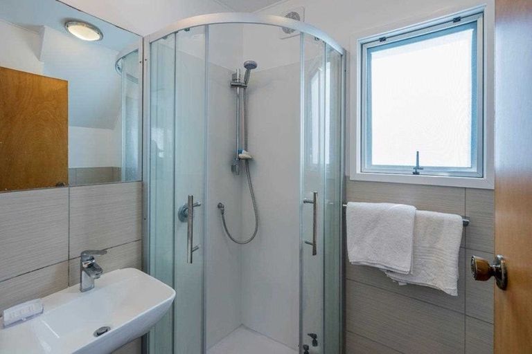 Photo of property in 1 Goldie Place, Waikanae Beach, Waikanae, 5036