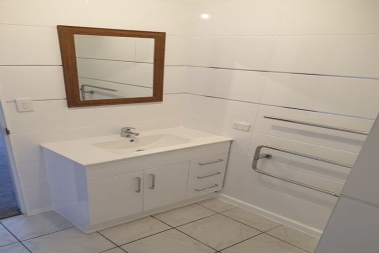 Photo of property in 17 Da Vinci Place, West Harbour, Auckland, 0618