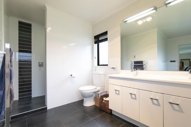 Photo of property in 52 School Road, Riverhead, 0820