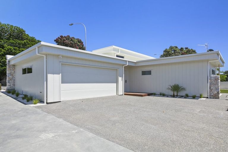 Photo of property in 63 Mangorei Road, Strandon, New Plymouth, 4312